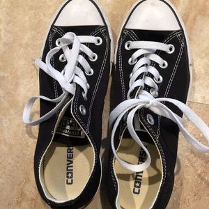 Converse chuck Taylor low top black size 8
